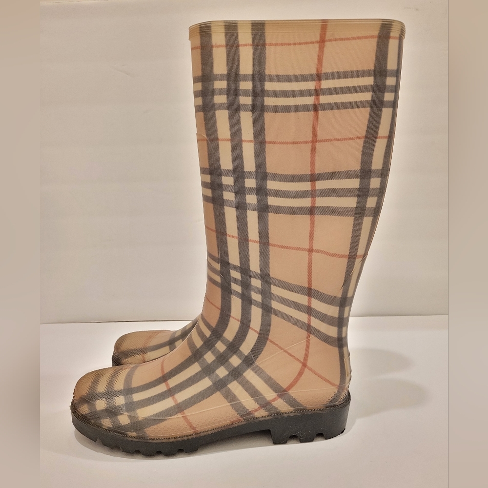 BURBERRY Rubber Plaid Print Rain Boots, size 41